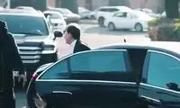 بابک زنجانی سوار بر میباخ و اسکورت لندکروزر در افتتاحیه
