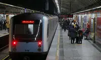 سرگرمی جالب یک مسافر در متروی تهران وایرال شد