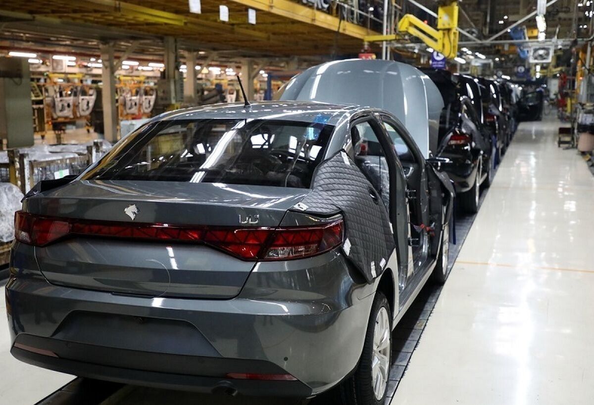  تولید ۱۰ مدل از محصولات ایران خودرو متوقف شد