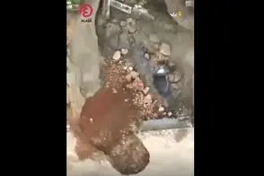 شکافته‌شدن بزرگراه در پی رانش عظیم زمین!