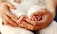 عکس پربازدید از نوزاد ایرانی که در خودرو به دنیا آمد