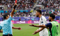 آفساید آزمون به‌خاطر موقعیت دستش نبود!