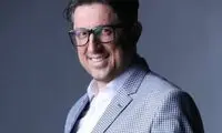 اجرای بی‌نظیر شهاب عباسی با آهنگ محبوب و خاطره‌انگیز