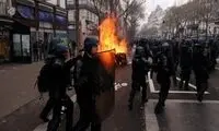 حرکت گنگ یک نوجوان در محاصره ماموران و آتش