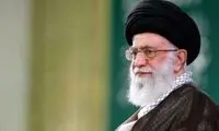 عکسی از رهبر انقلاب مقابل تابوت شهیدان رازینی و مقیسه