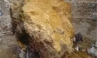 سقوط عجیب سنگ بزرگ در روستای دهبکر مهاباد