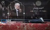 تصاویری از چهره‌های مشهور در خاکسپاری احمد پژمان