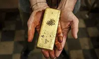طلا در بازار جهانی عقب‌نشینی کرد