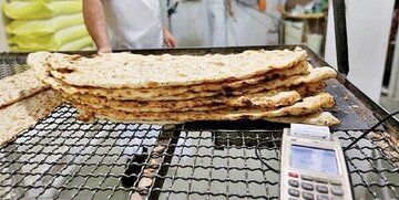 تصویری عجیب و دیدنی از یک نانوایی در زمان قاجار