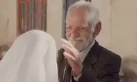جشن سالگرد ازدواج بامزه یک زوج مسن ایرانی در خانه