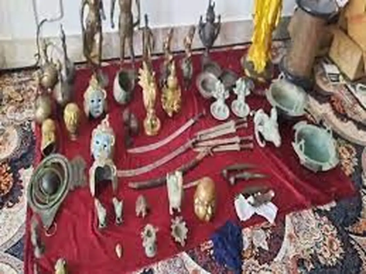 کشف ۵۶ قلم اشیای عتیقه از سه تبعه خارجی در مشهد