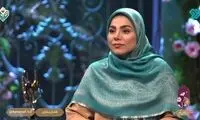 قاب مادر و دختری مجری تلویزیون در یک مراسم