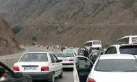 ترافیک سنگین و بارش باران در جاده چالوس