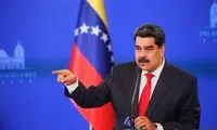 قدم زدن نیکلاس مادورو با همسرش در خیابان 