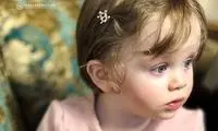 ورود پیکر نوه خردسال رهبر شهید به مصلی تهران