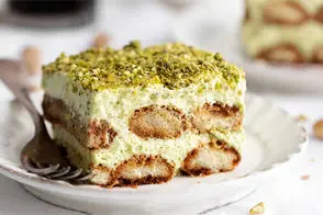 طرز تهیه تیرامیسو پسته‌ای؛ دسر محبوب و خوش‌طعم