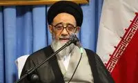 لحظه استقبال پدر امام جمعه تبریز از پسر شهیدش