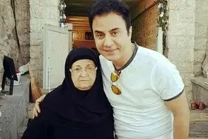 اشک‌های تلخ داریوش فرضیایی در خاکسپاری مادرش