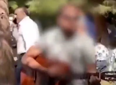 ویدئویی پُربازدید از برخورد با یک نوازنده خیابانی 