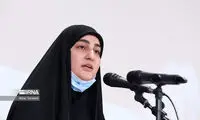 قابی از سردار سلامی و زینب سلیمانی در مصلای کرمان