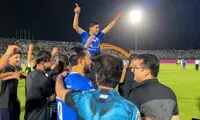 خوشحالی بازیکنان استقلال پس از قهرمانی در جام حذفی