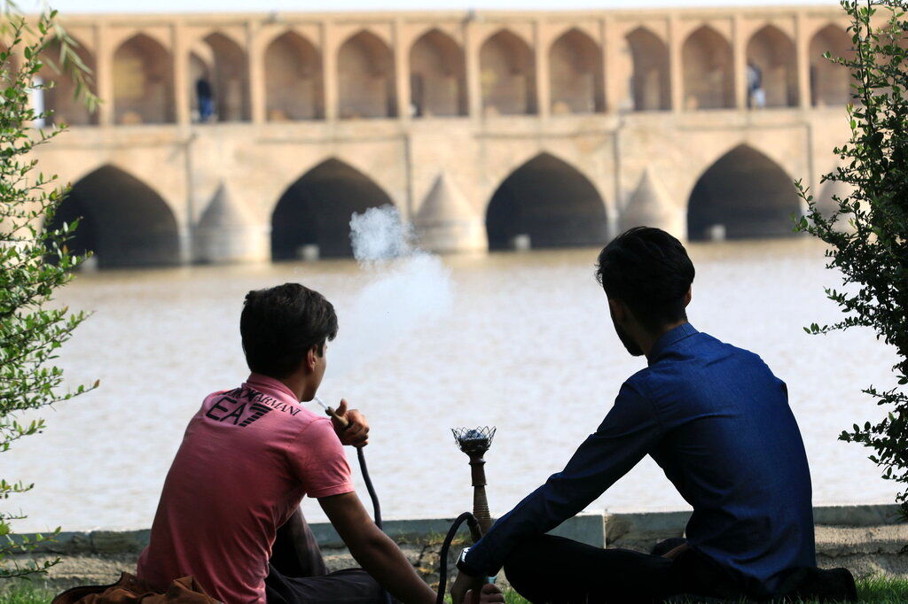 تفریح معمولِ ایرانی‌ها در زاینده‌رود ممنوع شد