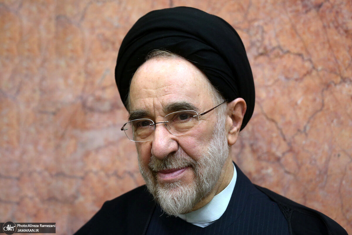 تصاویر جنجالی از پینگ پنگ بازی کردن سیدمحمد خاتمی