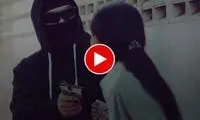لحظه حمله به یک دختر جوان و مجازات خونین مهاجم!