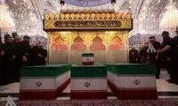 طواف پیکر رهبر شهید در حرم حضرت عباس 