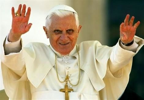 تصاویری از پیکر پاپ سابق برای خداحافظی
