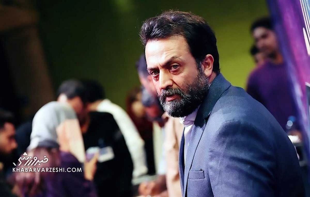 مصطفی زمانی تاج گل‌های مزار همایون ارشادی را پرپر کرد