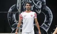 لباس مهاجم اخراجی بر تن گلزن پرسپولیس