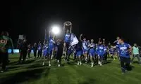 کل لیگ برای تبریک به استقلال صف بستند