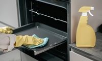 5 روش ساده برای تمیز کردن سینی فر سوخته