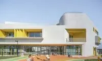 معماری یک مهدکودک که درس آزادی و پرواز می‌دهد!