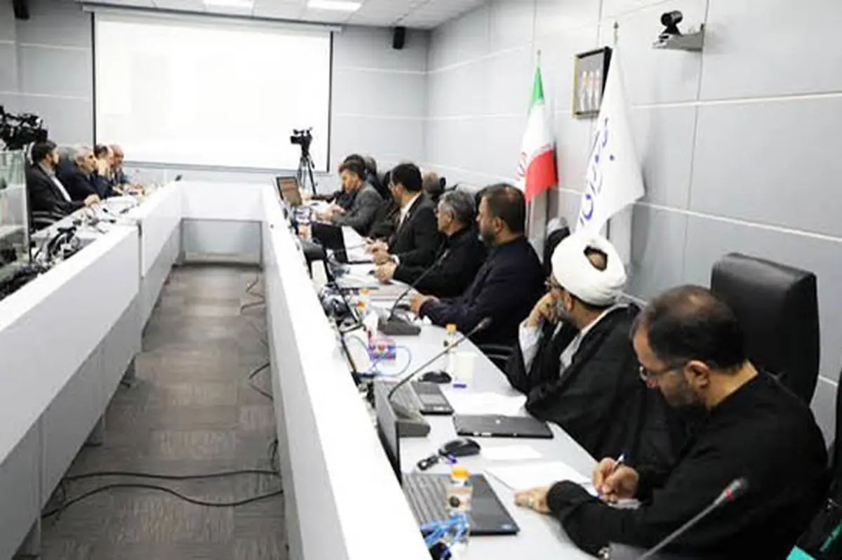انتقاد نماینده تهران از تعطیلی دنباله‌دار مجلس