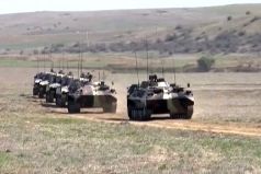 مانور یگان‌های توپخانه ارتش باکو در مرزهای ایران