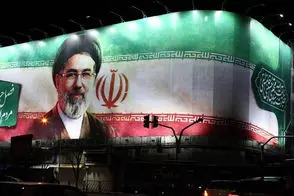 دیوارنگاره میدان جمهوری با تصویری از رهبر جدید انقلاب