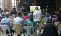 تماشای خانوادگی فوتبال در کوچه به سبک قدیم