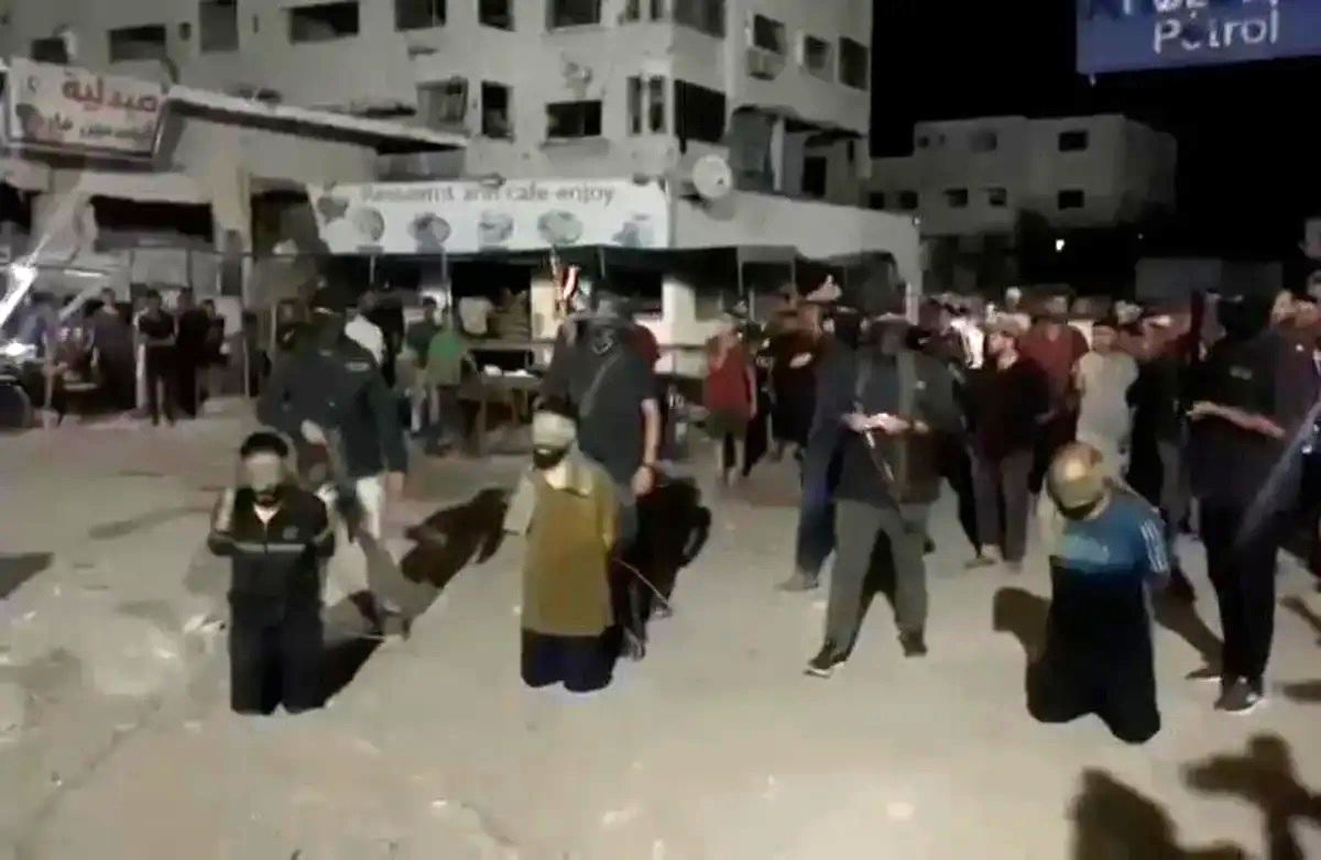 لحظه اعدام ۳ جاسوس اسرائیل در غزه