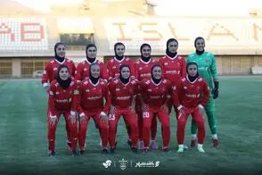 اتفاق جالب در ورزشگاه کاظمی؛ دختران پرسپولیس روی دیوار رفتند!