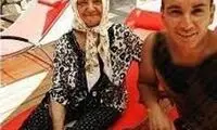لحظه عاشقانه شادمهر و مادرش حین اجرای کنسرت