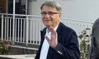 بوسیدن ناگهانی عادل فردوسی‌پور روی آنتن زنده!