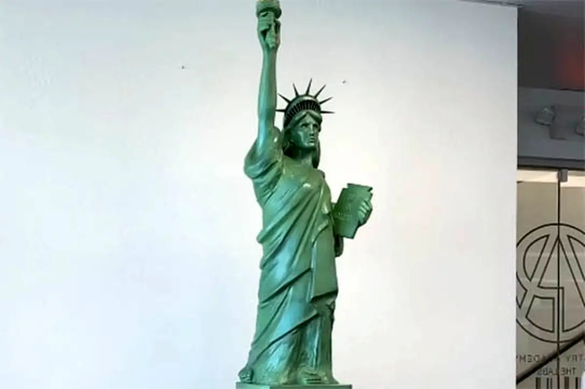 ساخت «مجسمه آزادی آمریکا» با شکلات خالص به ارتفاع 2 متر!