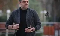 لباس جالب توجه بهرنگ علوی بر سر مزار تختی