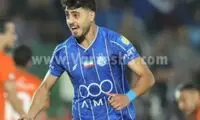 سلفی هوادار استقلال با سحرخیزان وسط زمین بازی!