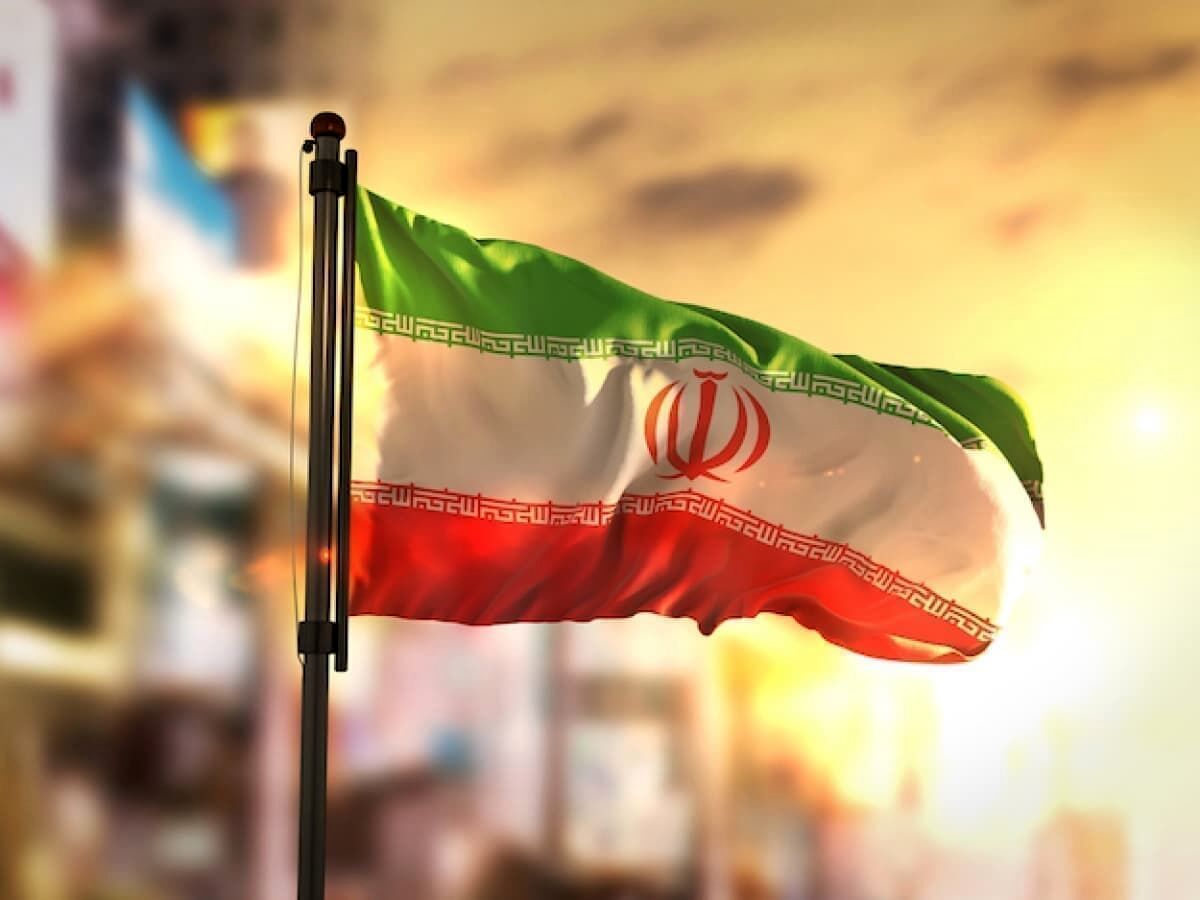   یک معلمِ پرشور با سرودِ ای ایران در صحنه غوغا کرد! 