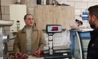 دکتری که گوشت صلواتی به نیازمندان می‌دهد