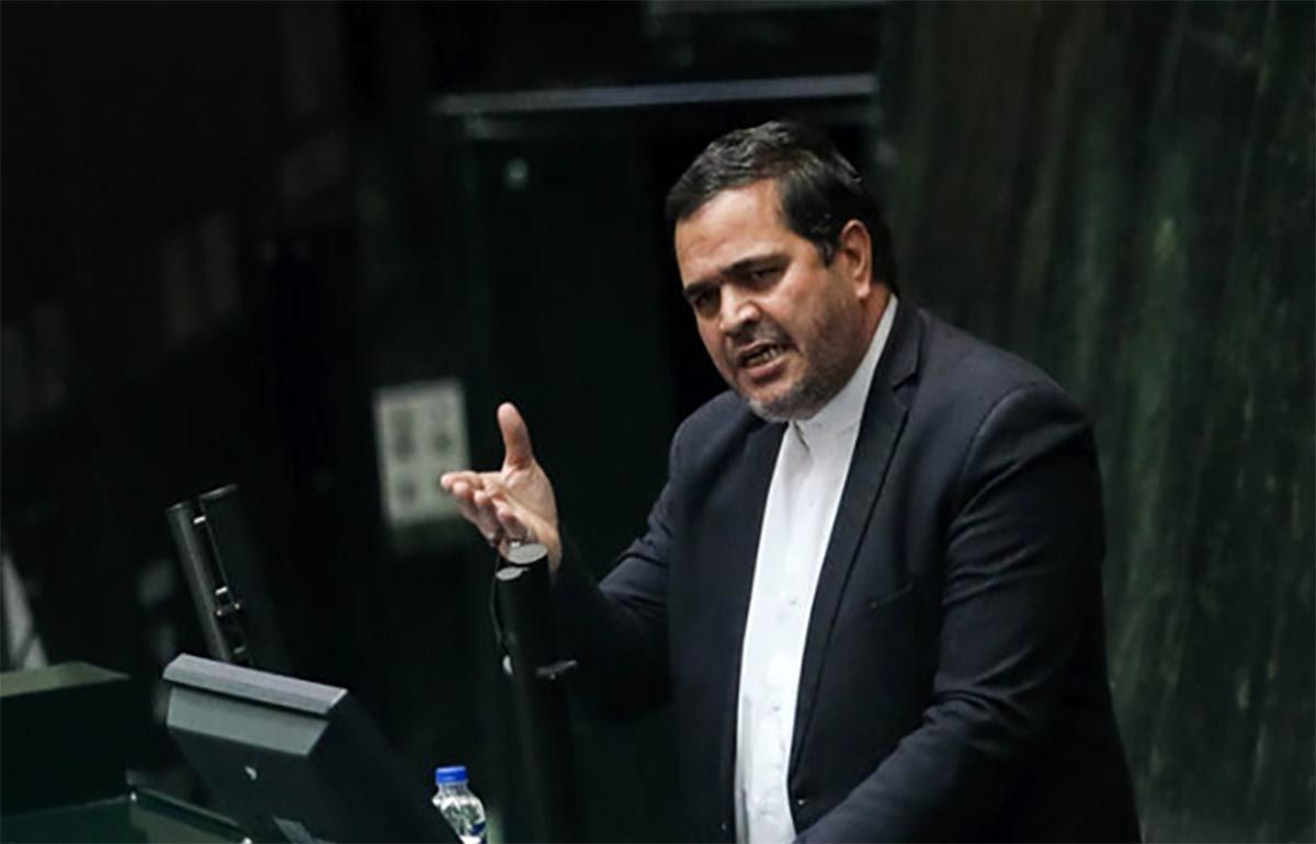 عنابستانی: ناراحت شدم، سیلی زدم، مگه چیه؟!