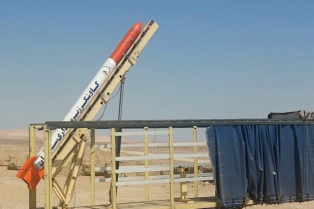 پرتاب موفق یک نمونه آزمایشی فضایی ایران